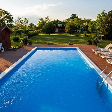 Tennis Guesthouse Ordacsehi 외부 사진
