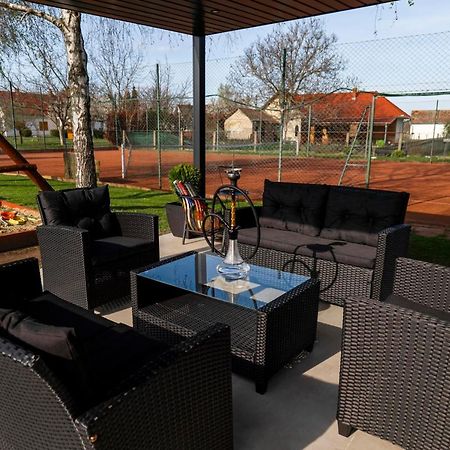 Tennis Guesthouse Ordacsehi 외부 사진