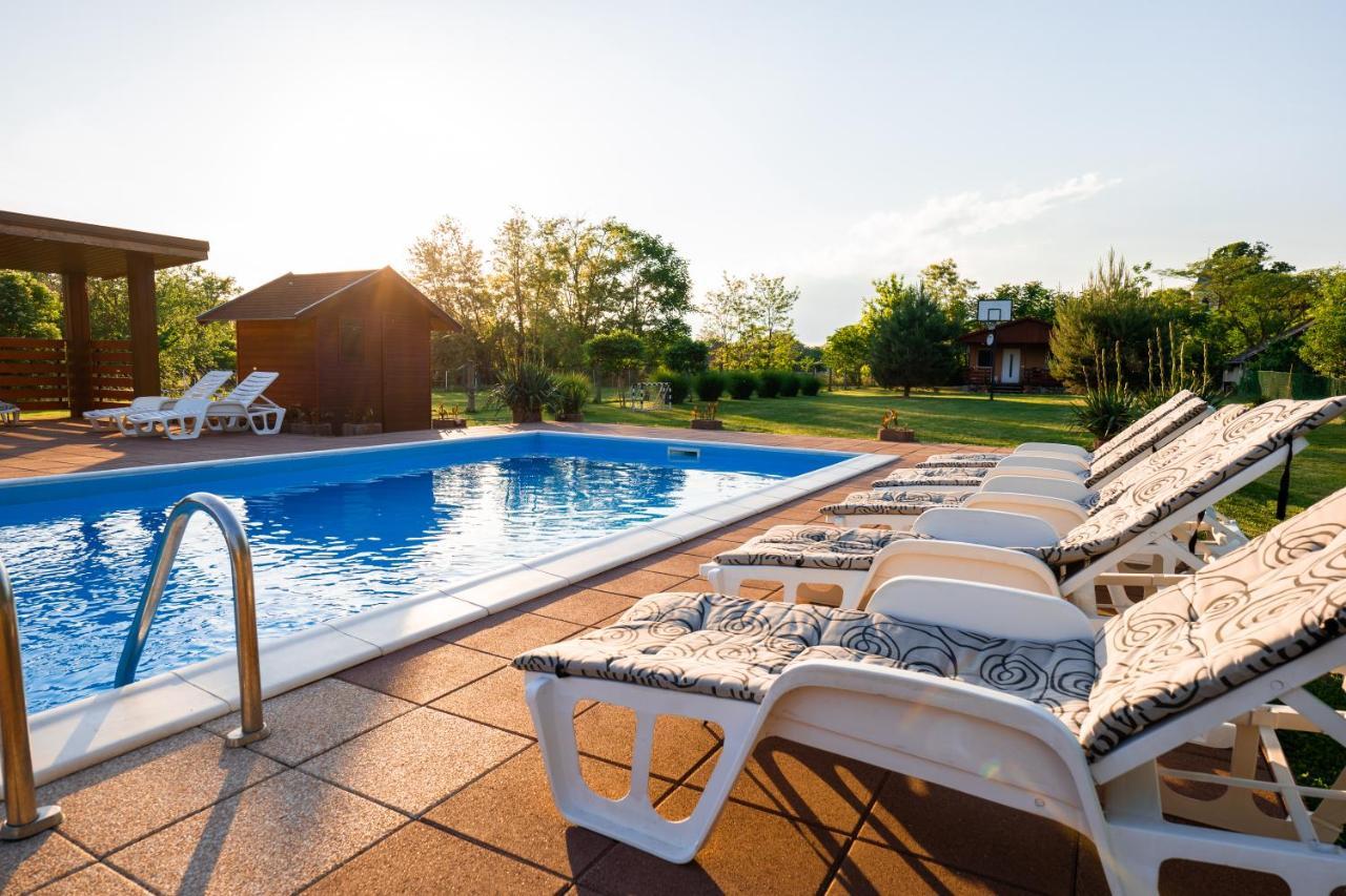 Tennis Guesthouse Ordacsehi 외부 사진
