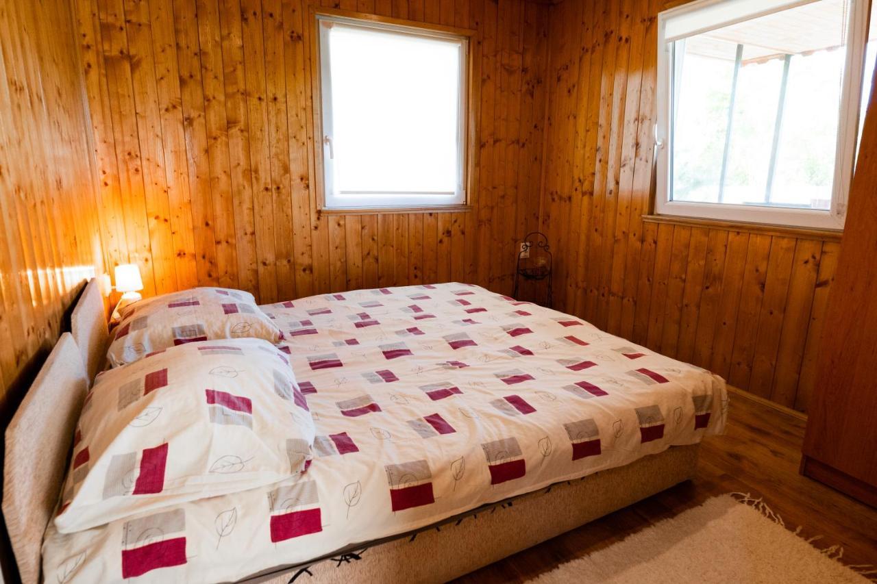 Tennis Guesthouse Ordacsehi 외부 사진