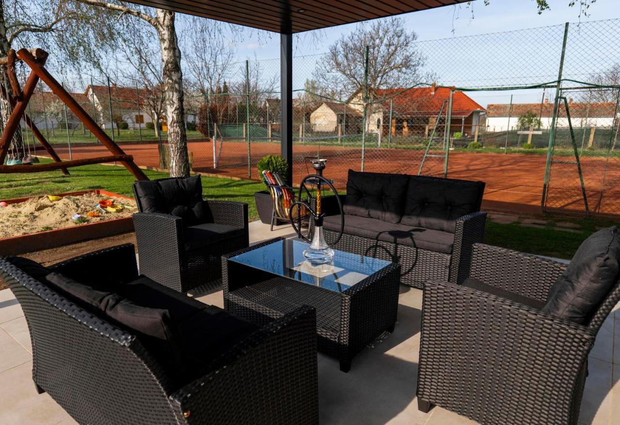 Tennis Guesthouse Ordacsehi 외부 사진